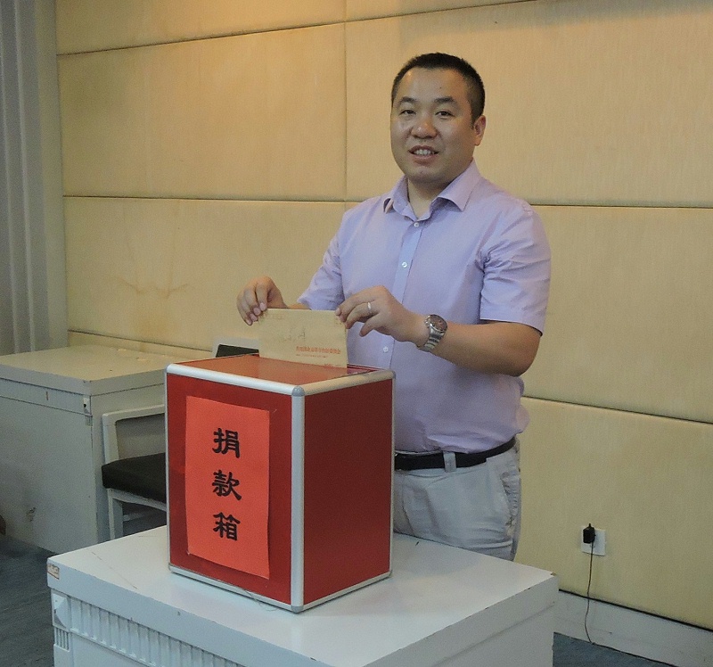 15青聯(lián)委員愛心接力公益助學活動