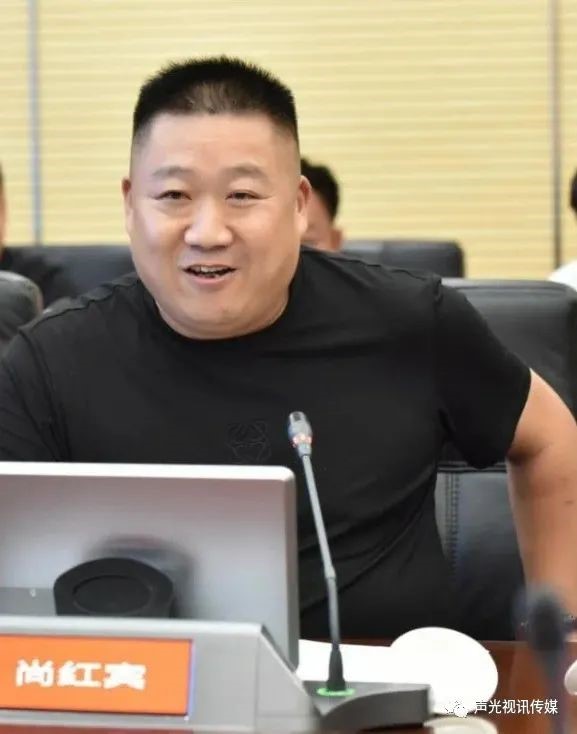 ZOBO董事長張新峰作為聲光視訊行業(yè)聯(lián)盟代表赴豫芒溫暖災區(qū)，傳遞愛心豫芒會長尚紅賓