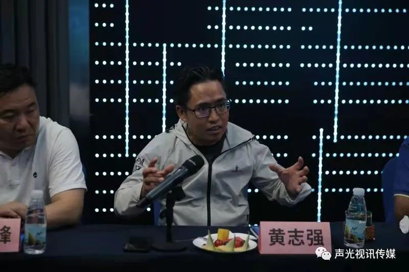 ZOBO董事長張新峰作為聲光視訊行業(yè)聯(lián)盟代表赴豫芒溫暖災區(qū)，傳遞愛心